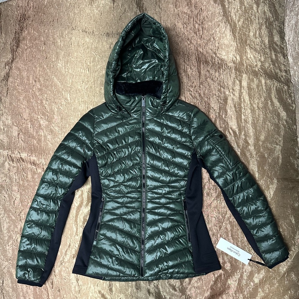 Calvin Klein Performance Hooded Mixed
Media Puffer Jacket